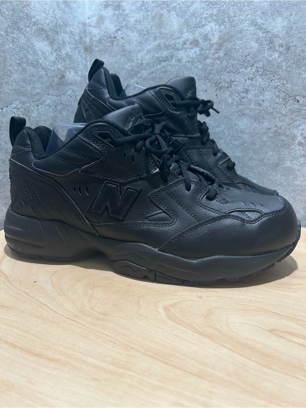 New Balance Men's 608v5 training shoes size 11